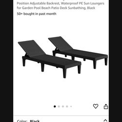 2 pool lounge chairs
