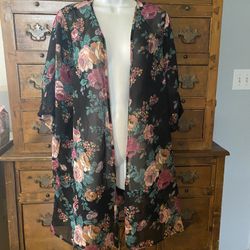 Woman’s Open Kimono Robe Black Floral And Lace Size XL