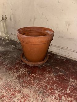 XL Terracotta Planter Pot