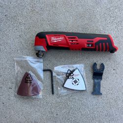 Milwaukee M12 12V Lithium-Ion Cordless Oscillating Multi-Tool (Tool-Only)