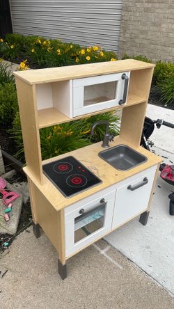 Kids Kitchen play