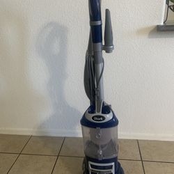 Shark Navigator Deluxe Vacuum Cleaners