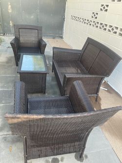 4-Piece Outdoor Wicker Patio Furniture Set