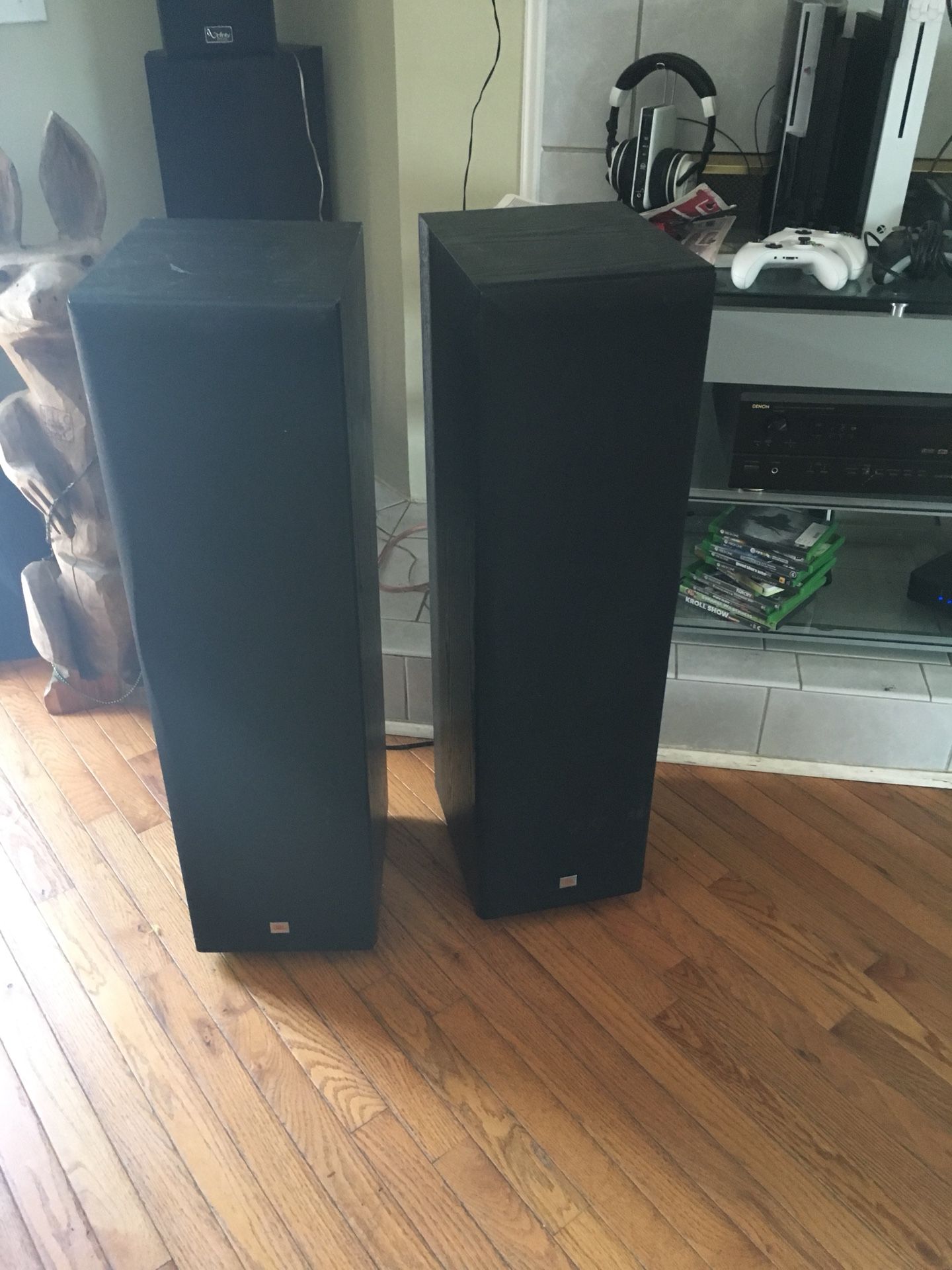 JBL E60 stereo speakers