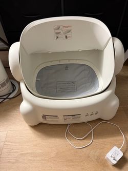 Self-Cleaning Litter Robot with detachable waste tray