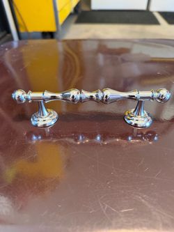 SOLID DRAWER PULLS