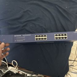 NETGEAR ProSafe 16-Port Gigabit Ethernet Switch (Model JGS516