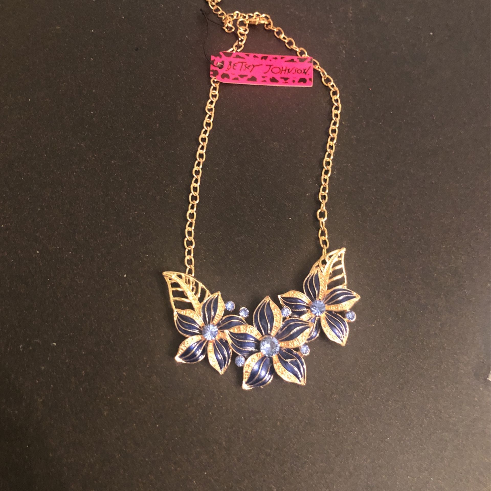 Brand New Flower Necklace