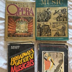 Set Of 5 MUSIC BOOKS OPERA Broadway Musicals 20$