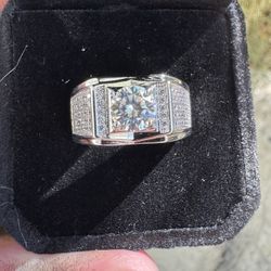 GRA Moissanite Men’s Ring Size 10