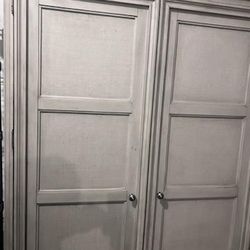 Wardrobe Closet Amor. Pickup Only Atlanta Metro Area