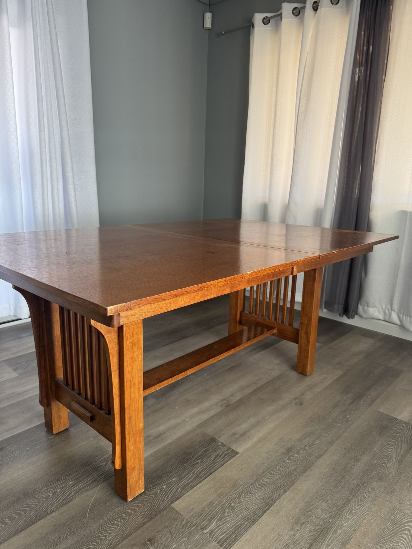 Dinning Table
