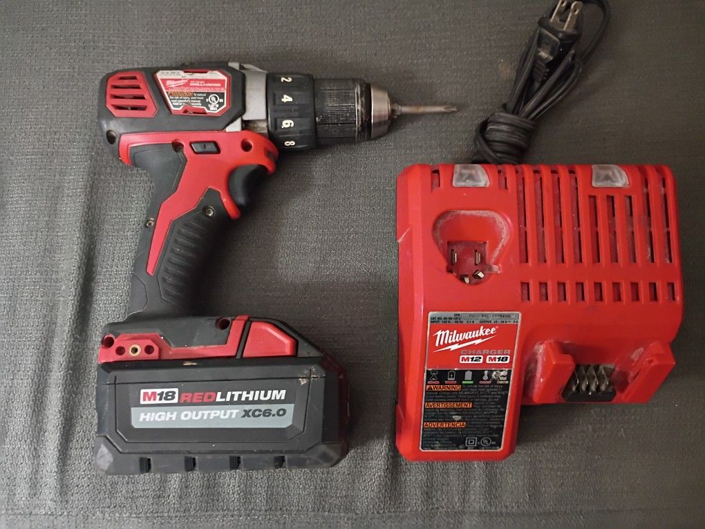 Milwaukee Drill With 6ah Battery And Charger