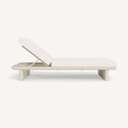 New in box - VICTORIA ALUMINUM DOUBLE SUN LOUNGE
