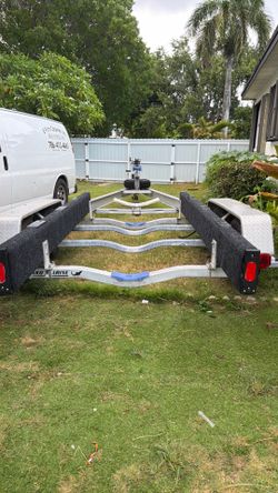 Boat trailer made of aluminum