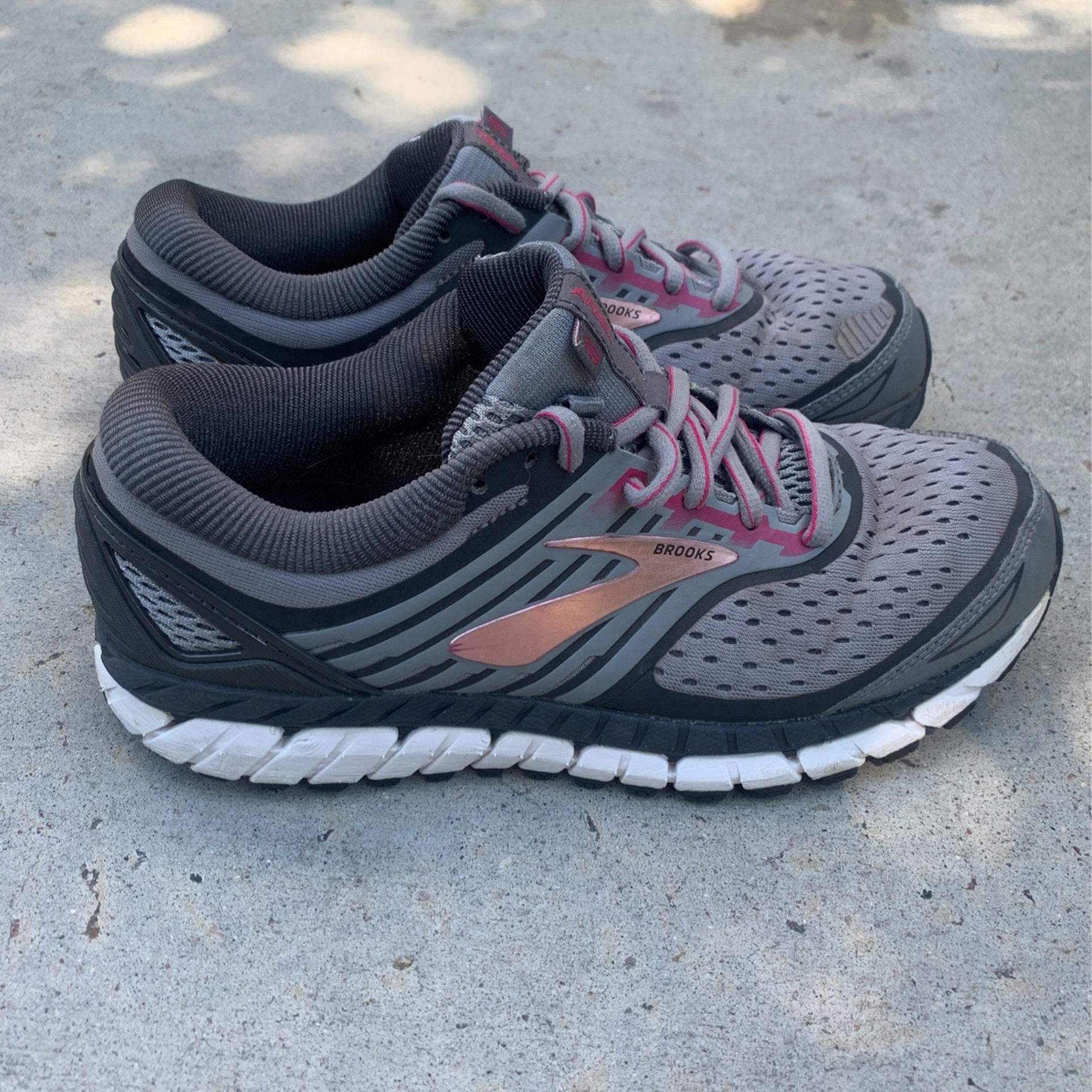 Brooks shoes ariel 18 sale