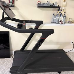 Peloton Tread