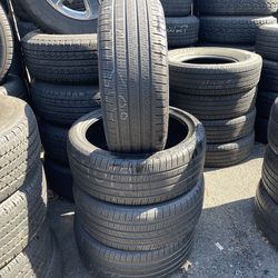 225/40R19 Pirelli run flat 225/40/19 set of 4 matching used tires in great condition.  400$ for 4 tires plus tax.  Mount available but not included. W