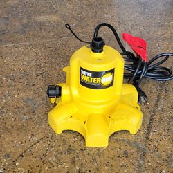 Submersible water pump