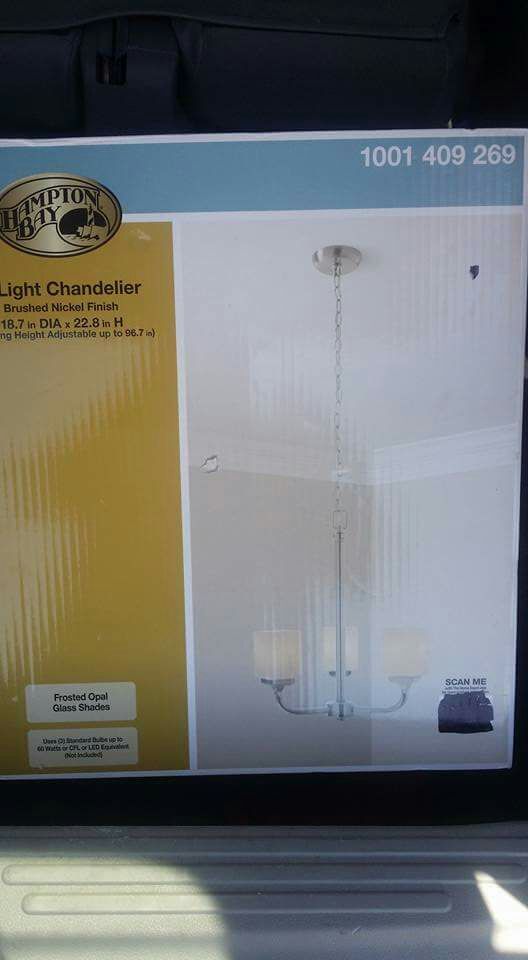 Hampton bay white light fixture