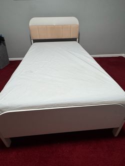Twin Bed with book shelf