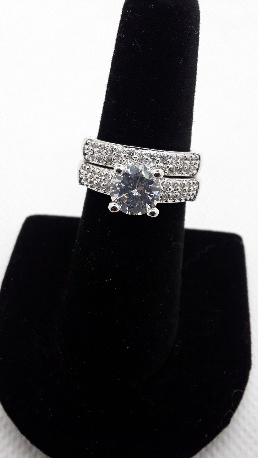 Beautiful 2 ring set large CZ center stone sparkles a lot wedding engagement ring promise ring