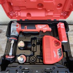 Milwaukee pex expander m12 fuel tool battery charger