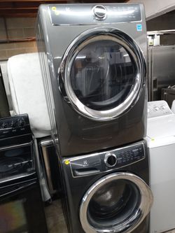 Electrolux stackable front load washer and gas dryer set - Free delivery