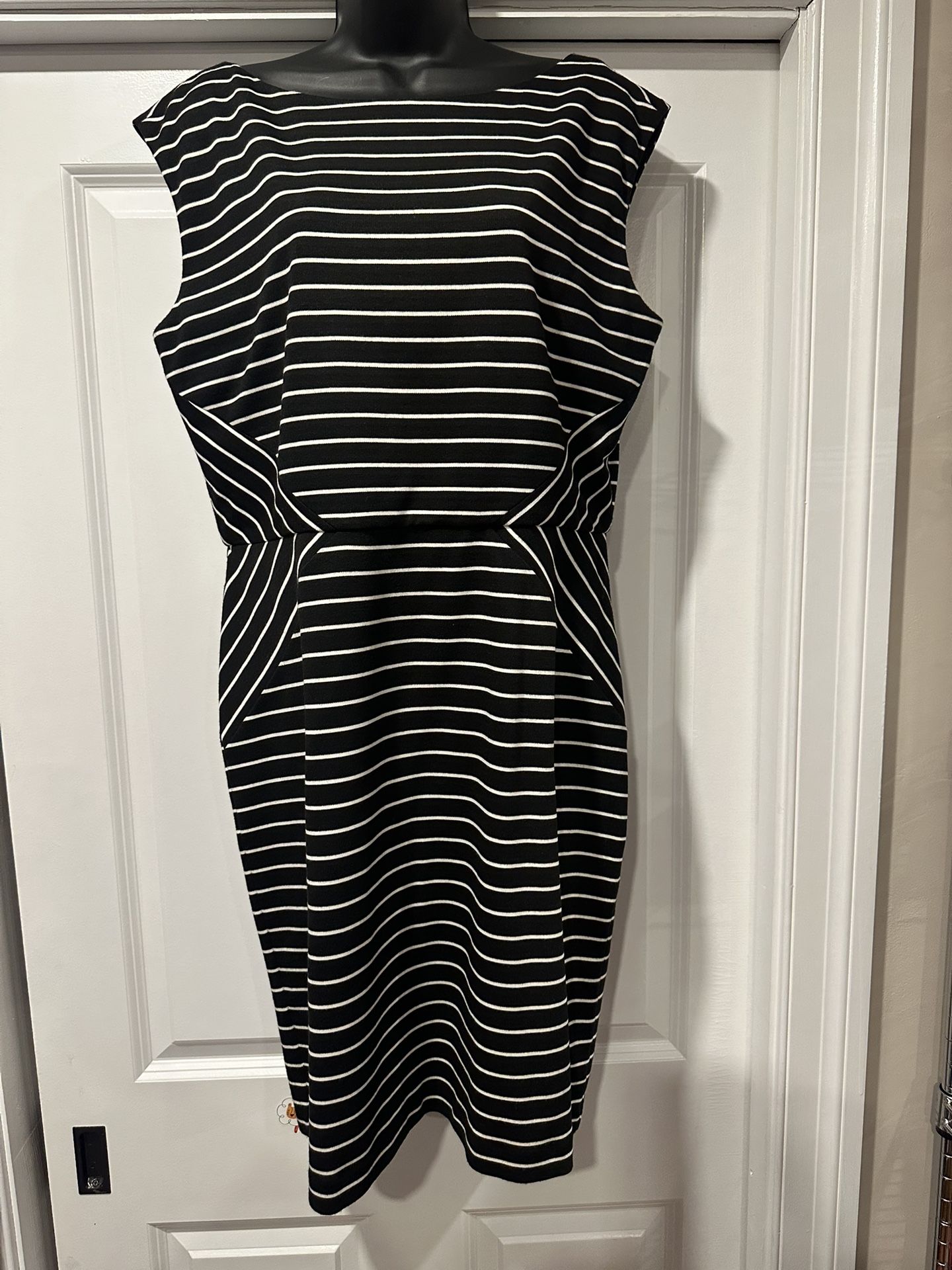 Chic Black and White Striped Sheath Dress - Size 14