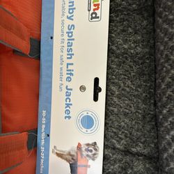 New Doggie Life Vest. Sz M.  30-55lbs