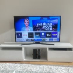 **Samsung Smart TV 50”**
