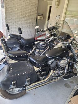 2007 yamaha v star 1100 and 2007 kawasaki  classic 1500