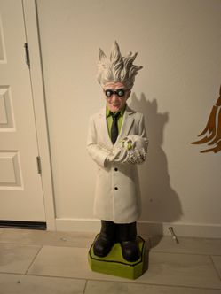 3 foot tall Mad Scientist Halloween Decor