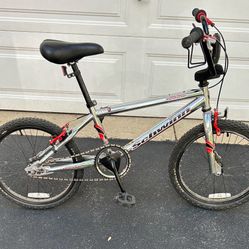 Schwinn Predator bike With Helmet