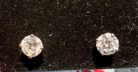 Men’s earrings