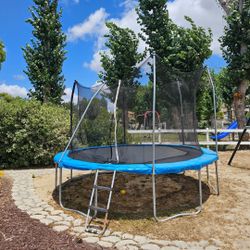 Trampoline 