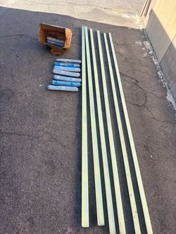 Roof flashing with caulking