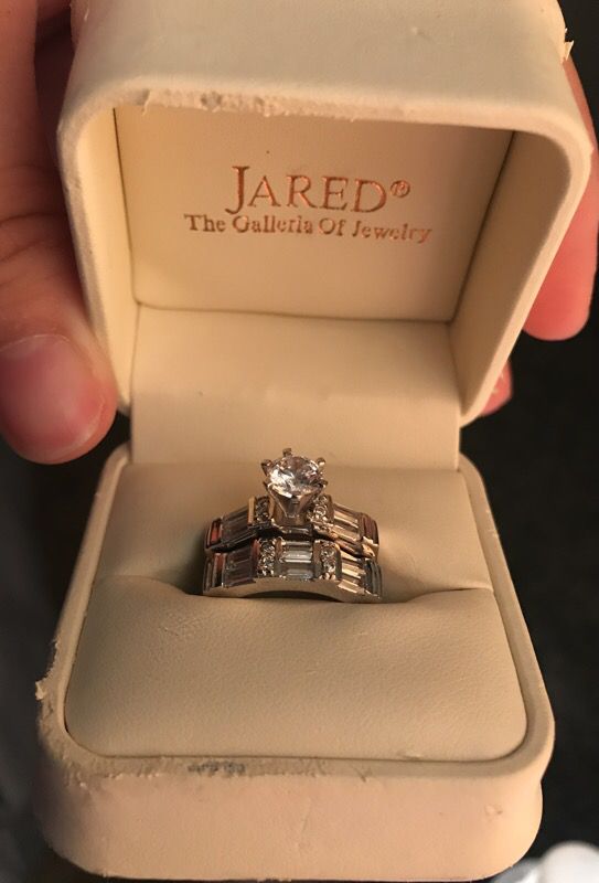 Jared engagement ring and band never worn