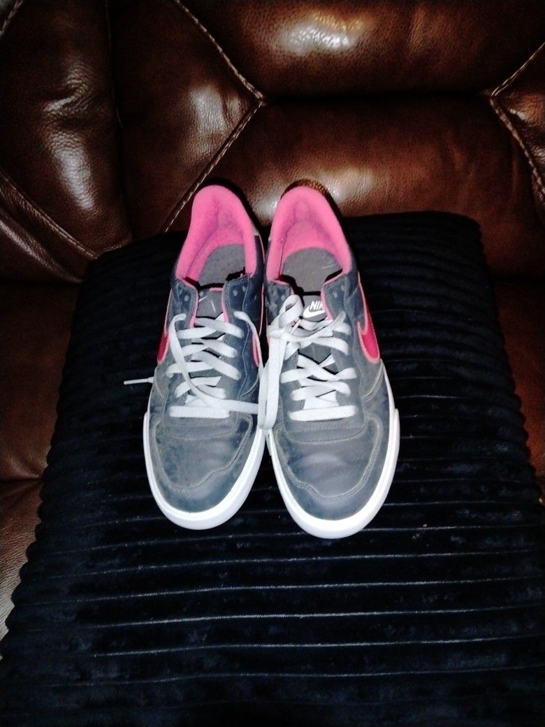 Pink And Gray Nike 