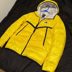 Nike Puffer - Size Medium Men’s