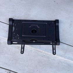 Amazon Basics Articulating TV Wall Mount