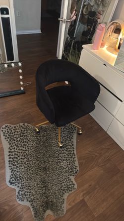 Vanity chair