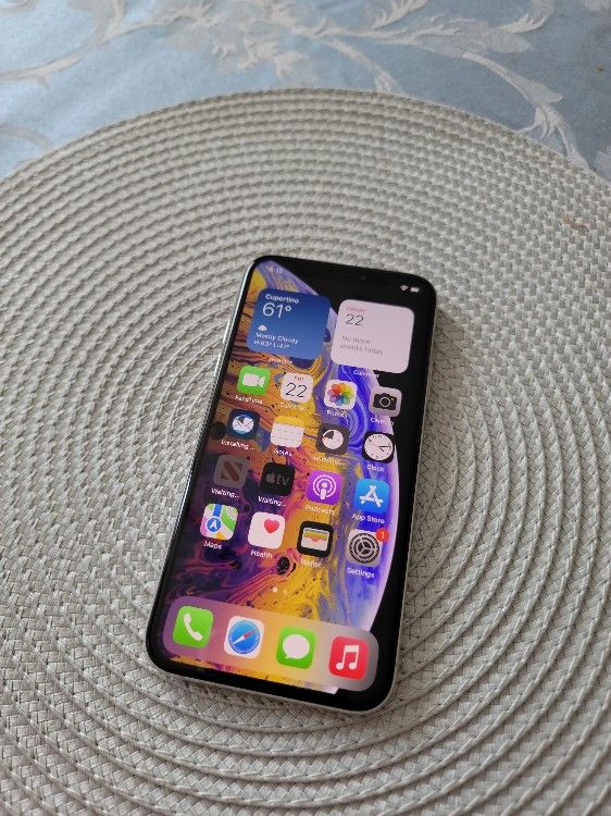 Apple iPhone XS 64GB Factory Unlocked ATT Verizon Tmobile Sprint Metro Cricket H2O StraightTalk Red Pocket Family Go Phone Page Plus 