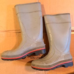 Rubber boots, men’s size 9.5