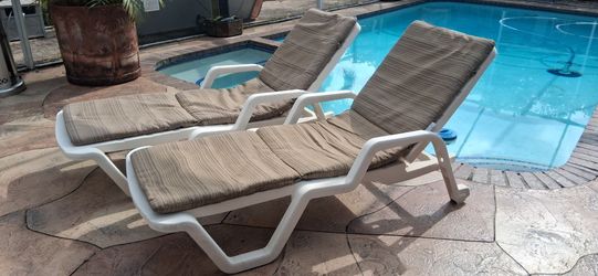 Adjustable Outdoor Lounge chairs with Cushions pool deck spa balcony patio lawn yard dock porch pvc