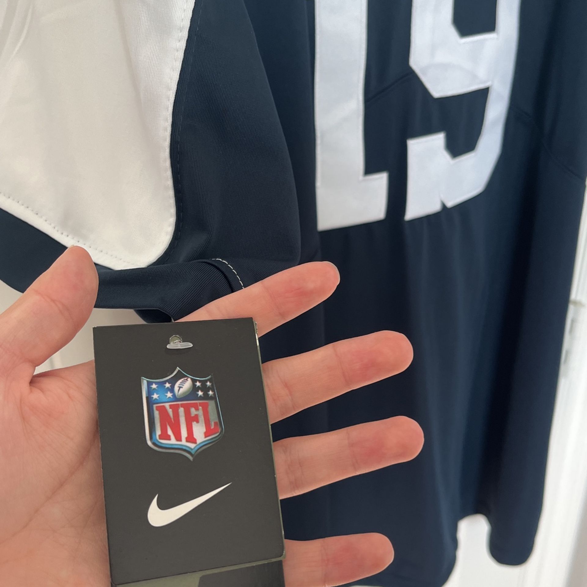 Amari Cooper Cowboys Jersey Size Xxl for Sale in Hesperia, CA - OfferUp