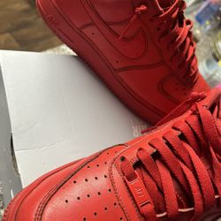 Size 9 mens red AF1 great condition will clean