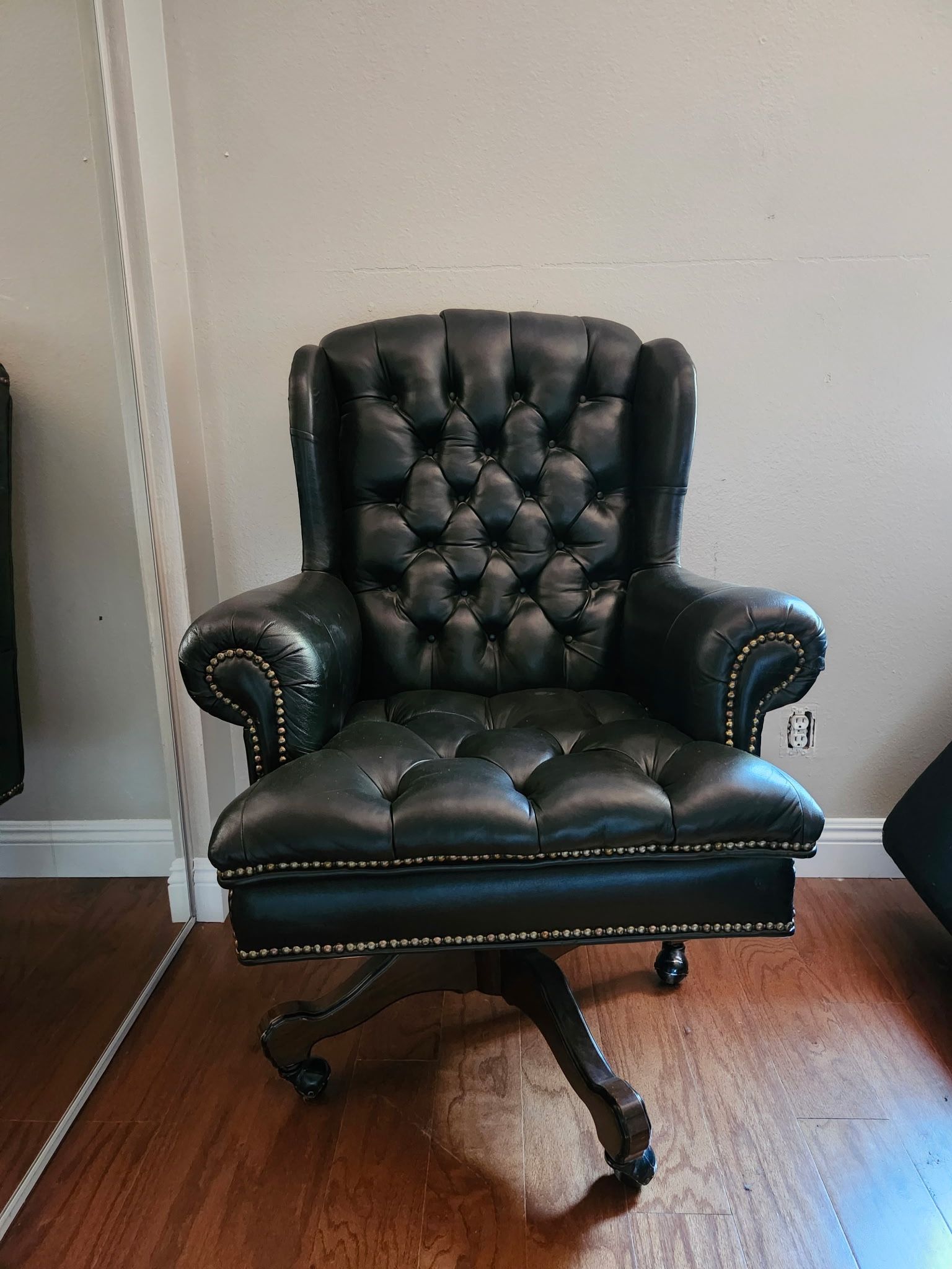 Custom Leather Office Chair XL