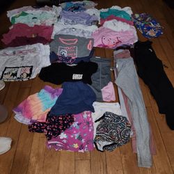 30 blouses 4 shorts 2 skirts 10 spandex 8/10 10/12