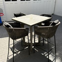 Outdoor Hightop Table And Chairs